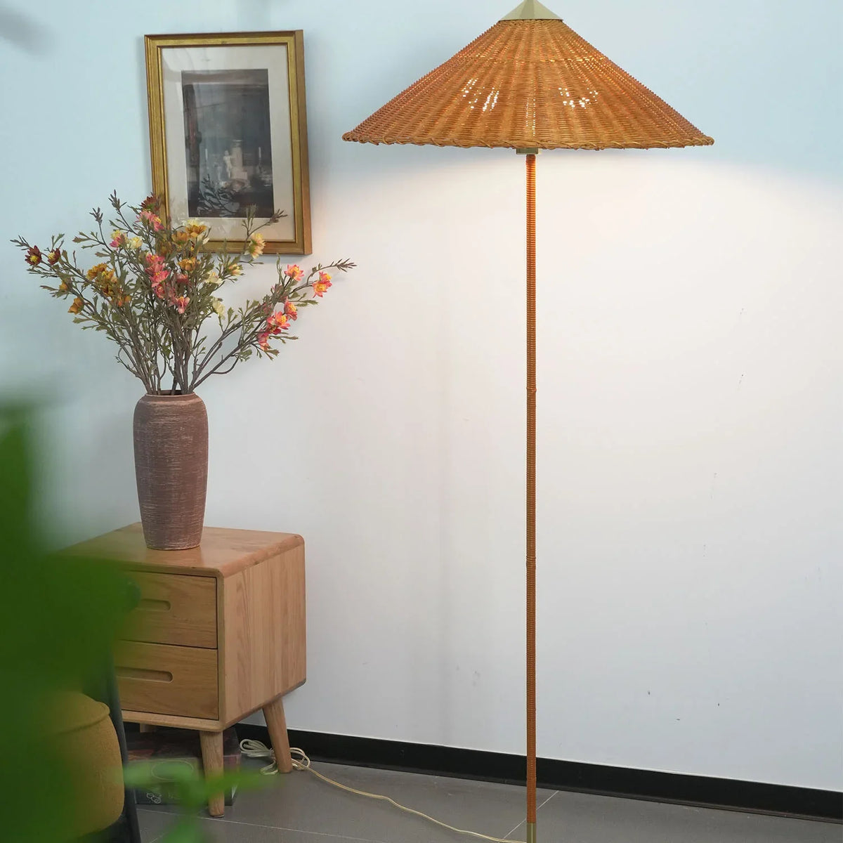 9602 Floor Lamp - view 4 | Metavaya