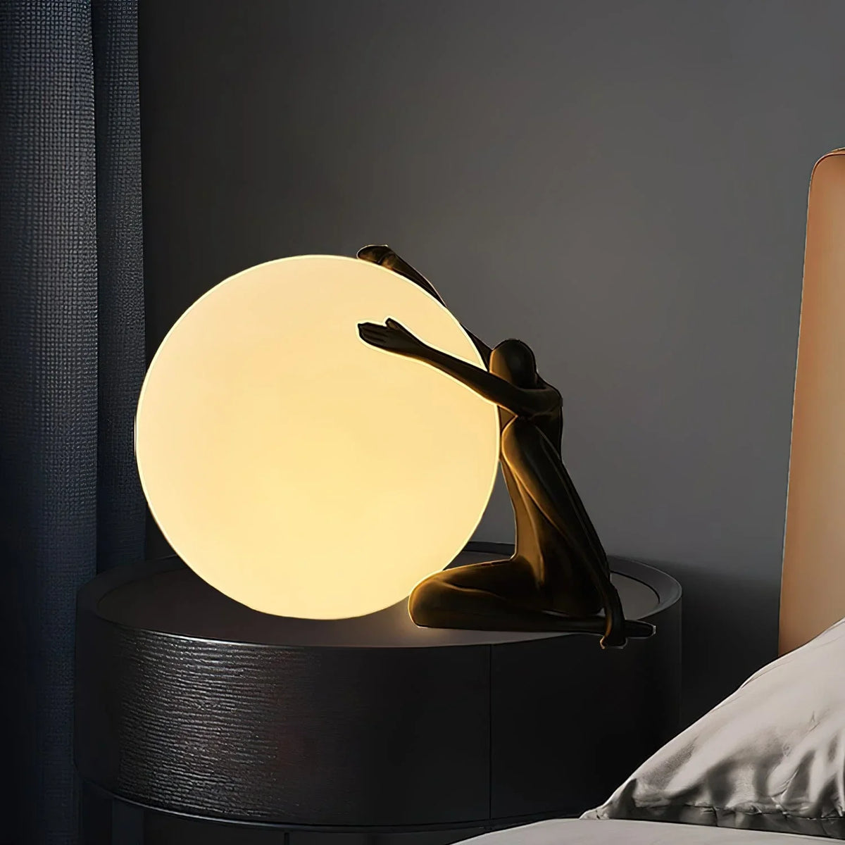 Metavaya Table lamp Statue Deco Table Lamp - A Statue Deco Table Lamp - A Sale