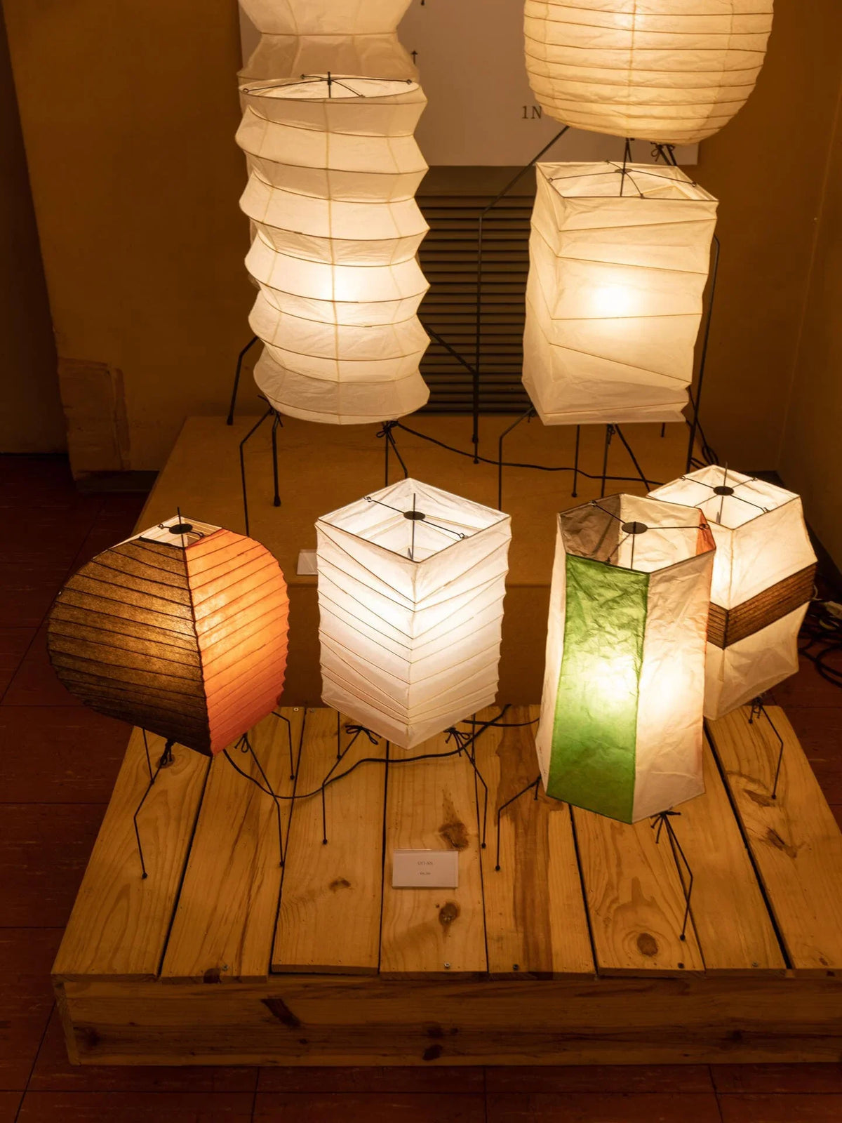 Washi Paper Paper UF2-31N Table Lamp - view 5 | Metavaya
