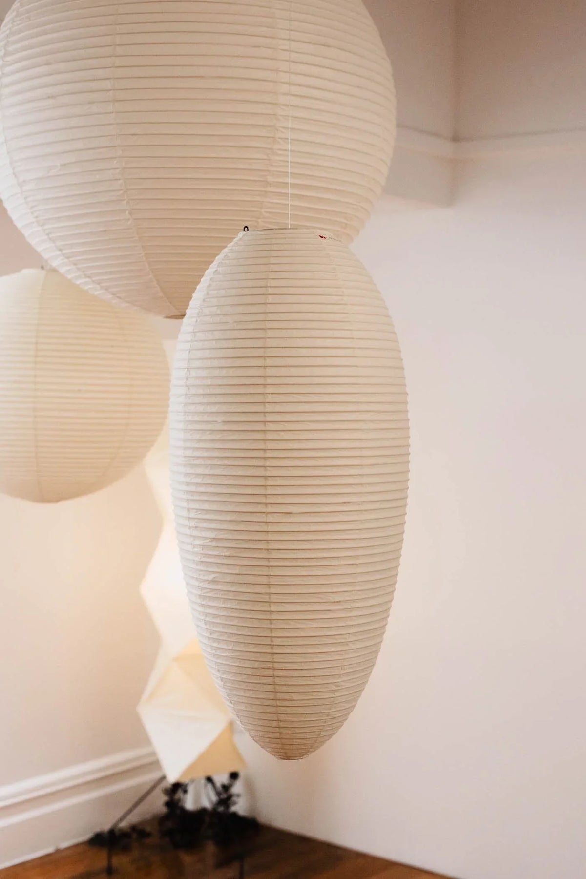 Washi Paper 23A 24A Pendant Lamp - view 11 | Metavaya