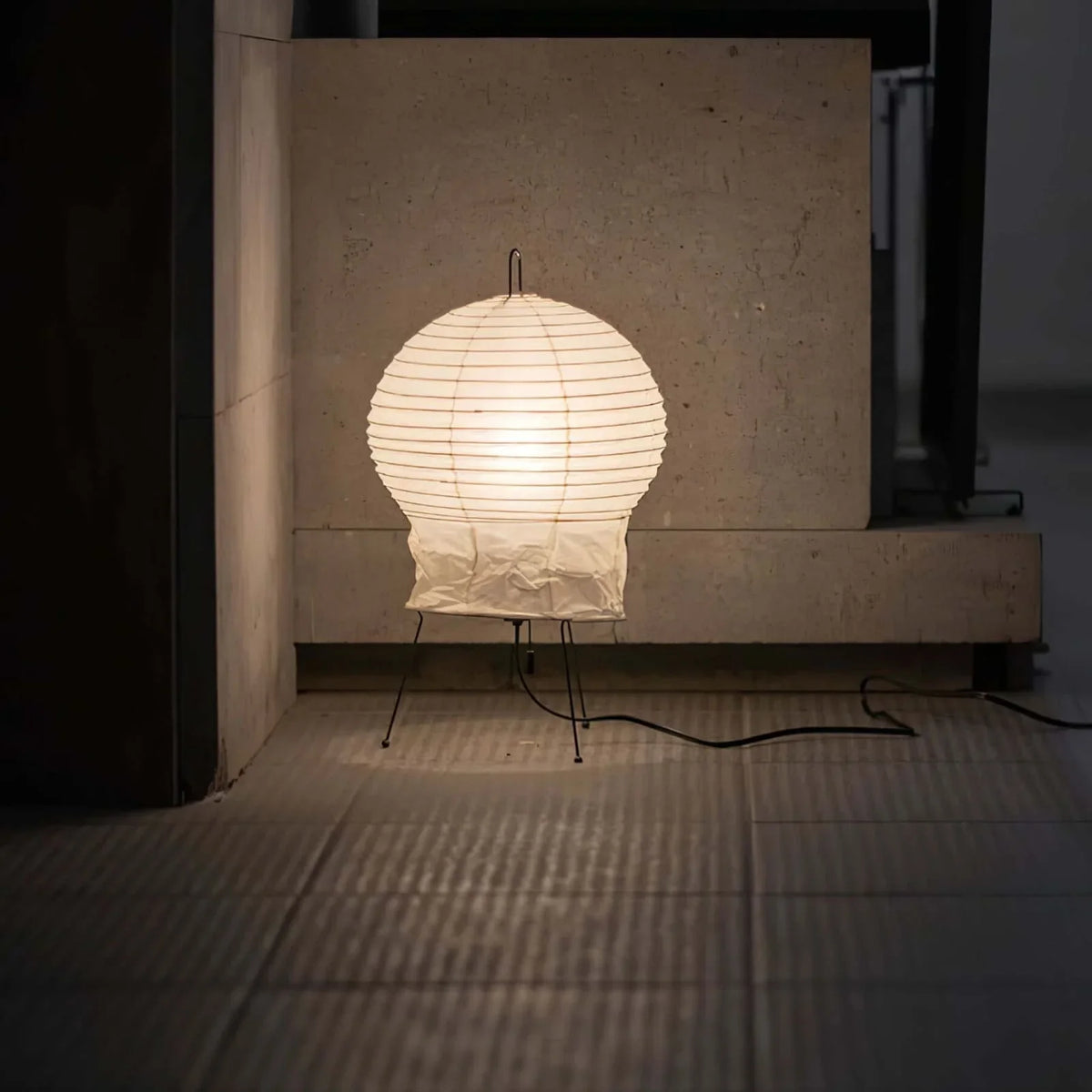 Washi Paper 2N Table Lamp - view 5 | Metavaya