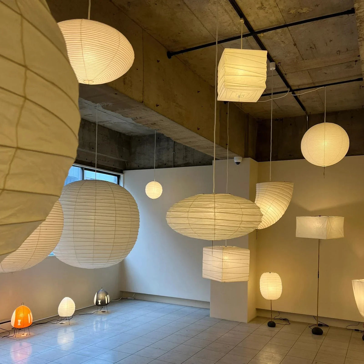 Washi Paper EN Series Pendant Light - view 6 | Metavaya