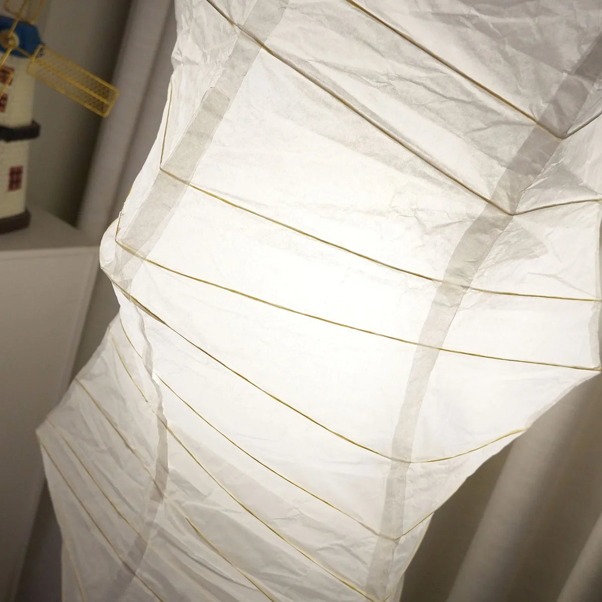 Washi Paper UF4-33N Floor Lamp - view 2 | Metavaya