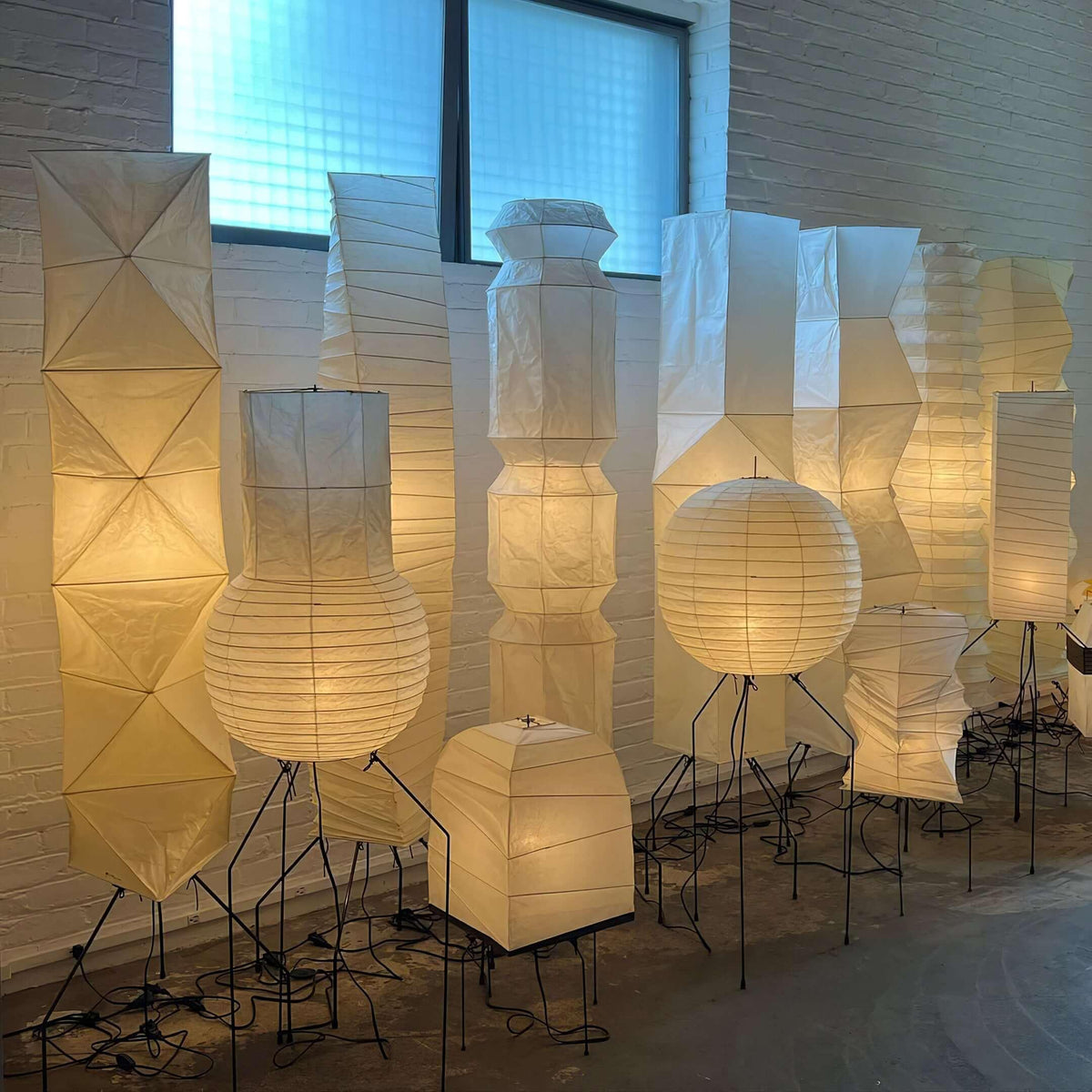 Washi Paper UF4-L6 Floor Lamp - view 7 | Metavaya