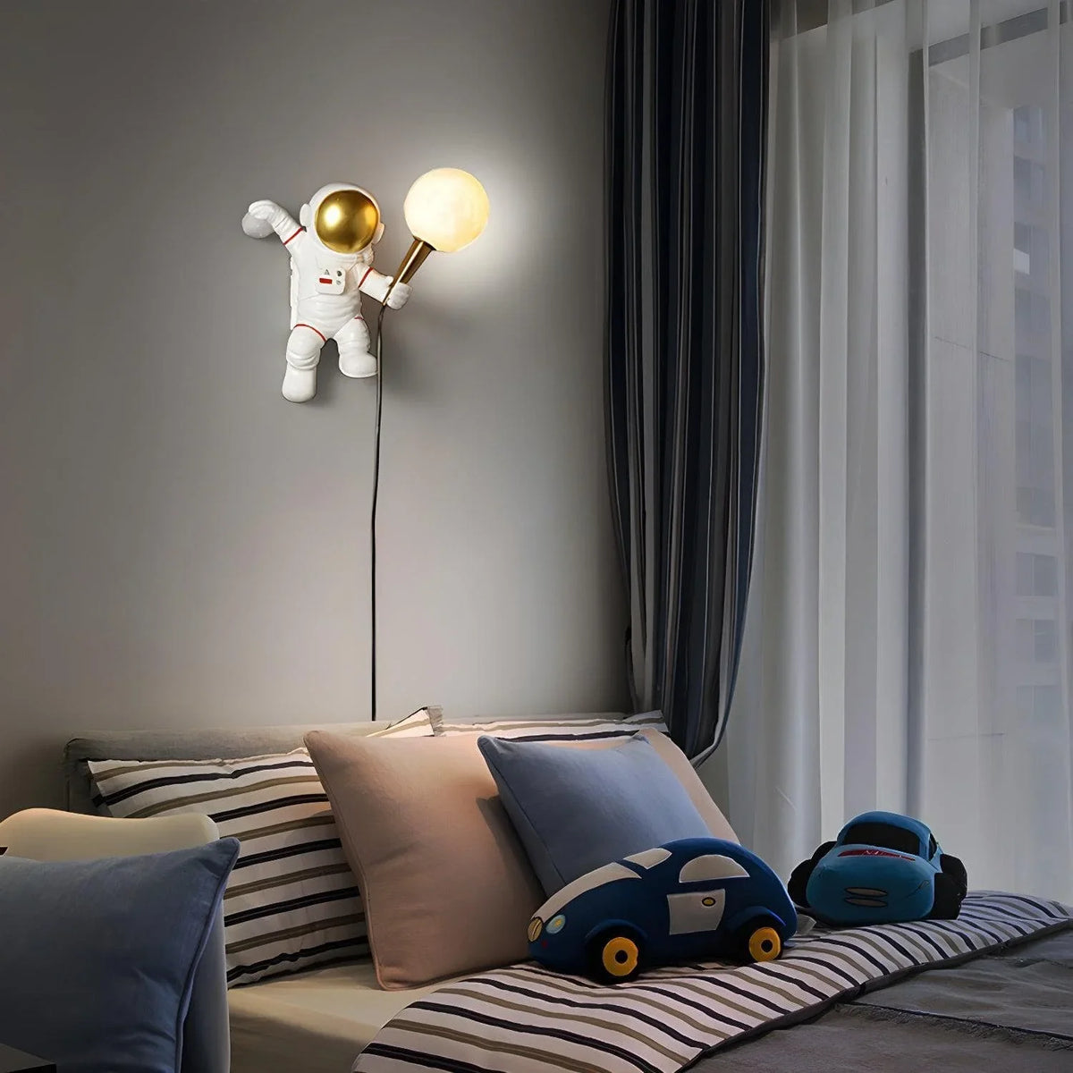 Metavaya Wall lamp Dia 25 cm x H 32 cm / ∅ 9.8″ x H 12.6″ / White Astronaut Wall Lamp 6938617818968 M2023120803-1 Astronaut Wall Lamp|Theme Design Lamp