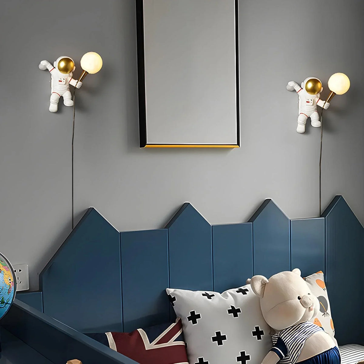 Metavaya Wall lamp Dia 25 cm x H 32 cm / ∅ 9.8″ x H 12.6″ / White Astronaut Wall Lamp 6938617818968 M2023120803-1 Astronaut Wall Lamp|Theme Design Lamp