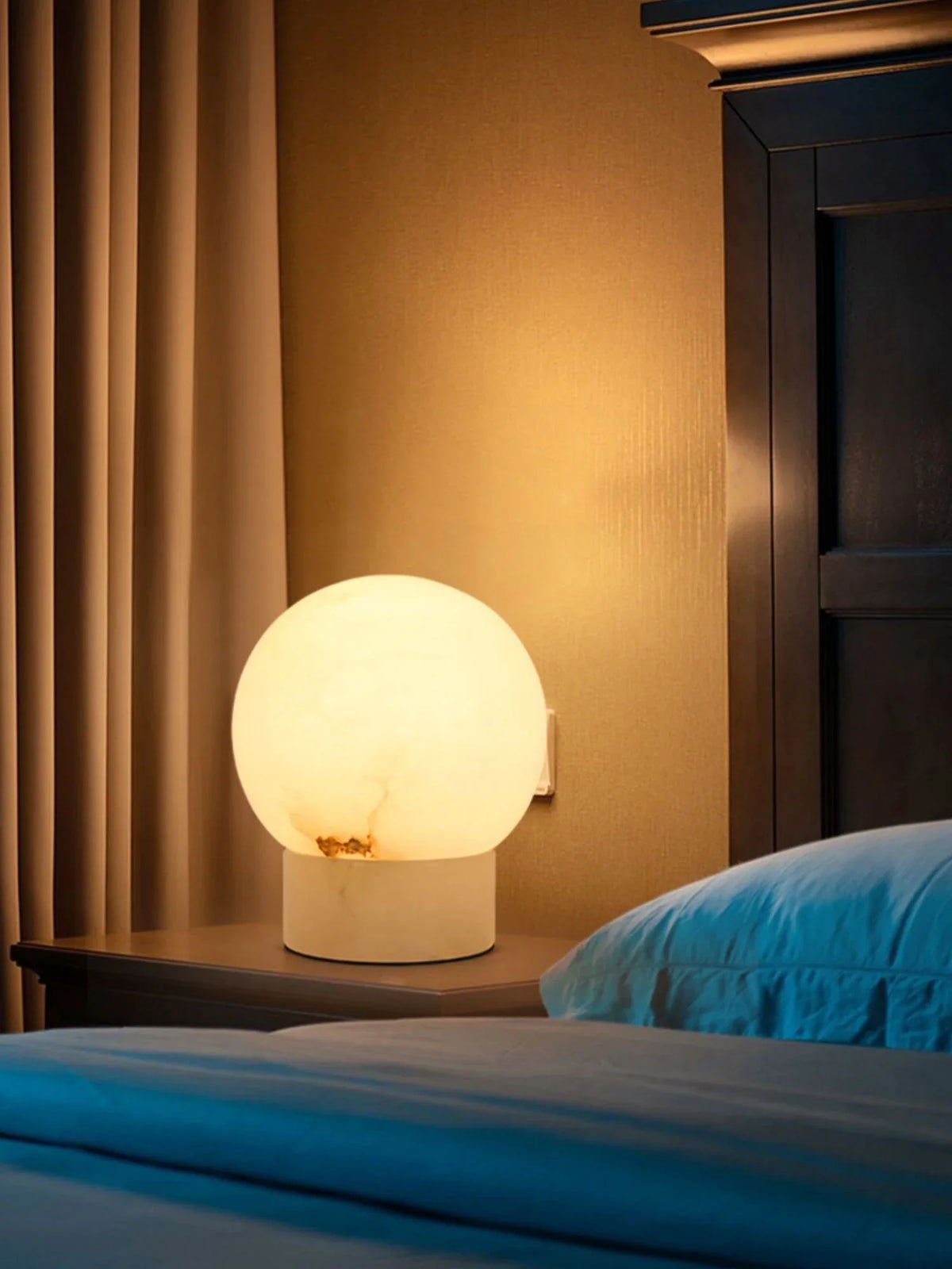 Globe Table Lamp - view 7 | Metavaya