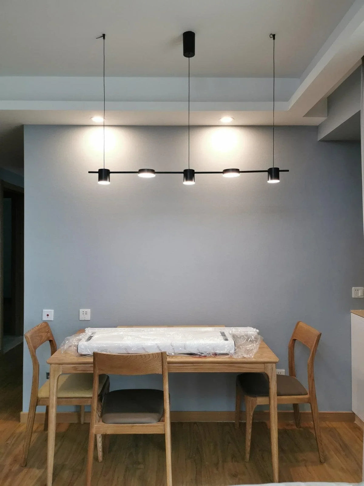Metavaya Chandelier Counterpoint LED Linear Chandelier