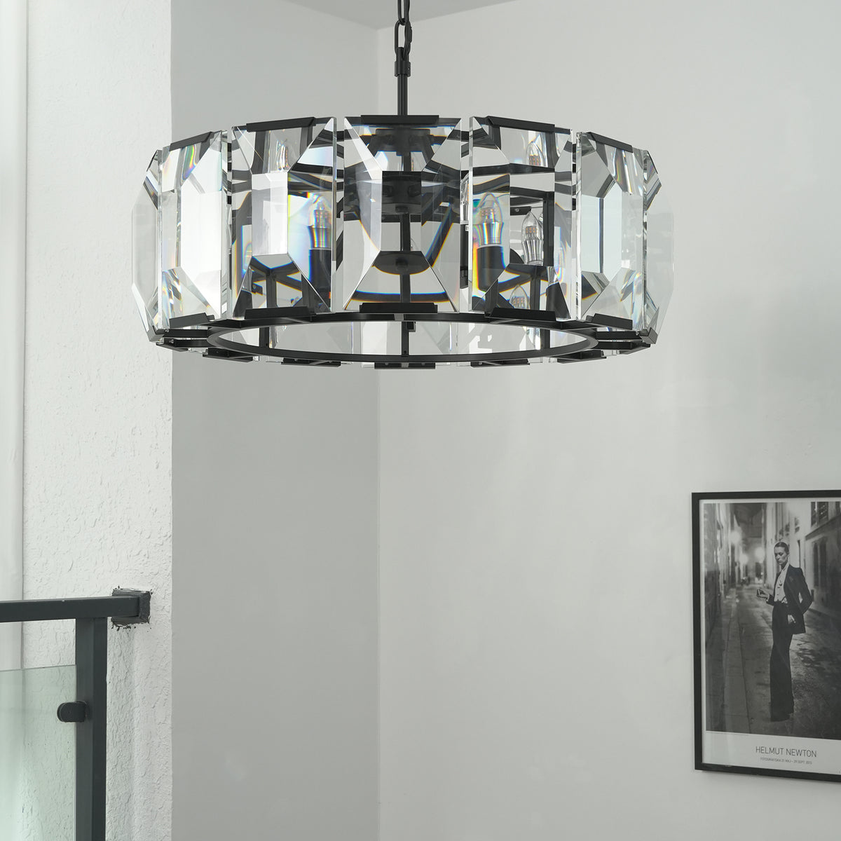 Cut_Glass_Chandelier_Black_Metal_Frame_Detail_Close-Up_Metavaya
