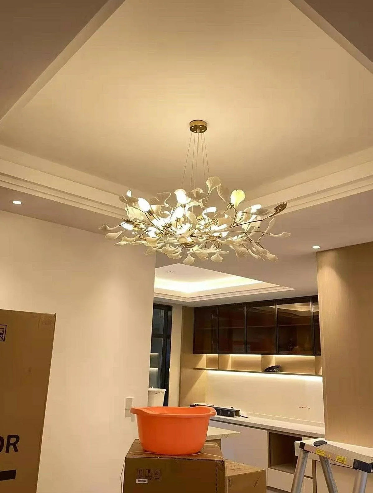 Metavaya Chandelier Gingko Chandelier B
