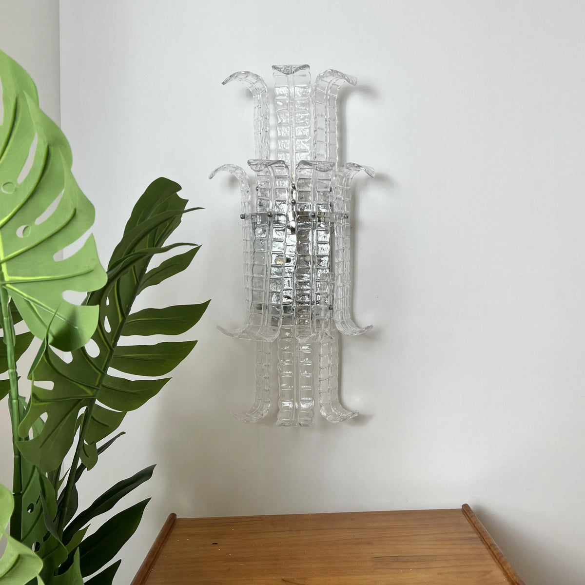 Leaf Shaped Transparent Glass Wall Lamp - view 8 | Metavaya