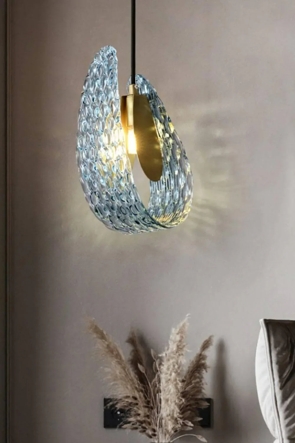 Metavaya Pendant light Dia 13cm x H 23cm / Φ 5.1″ x H 9″ / Brass+Blue Petal Blue Glass Pendant Light 662668885810 M202404205-1