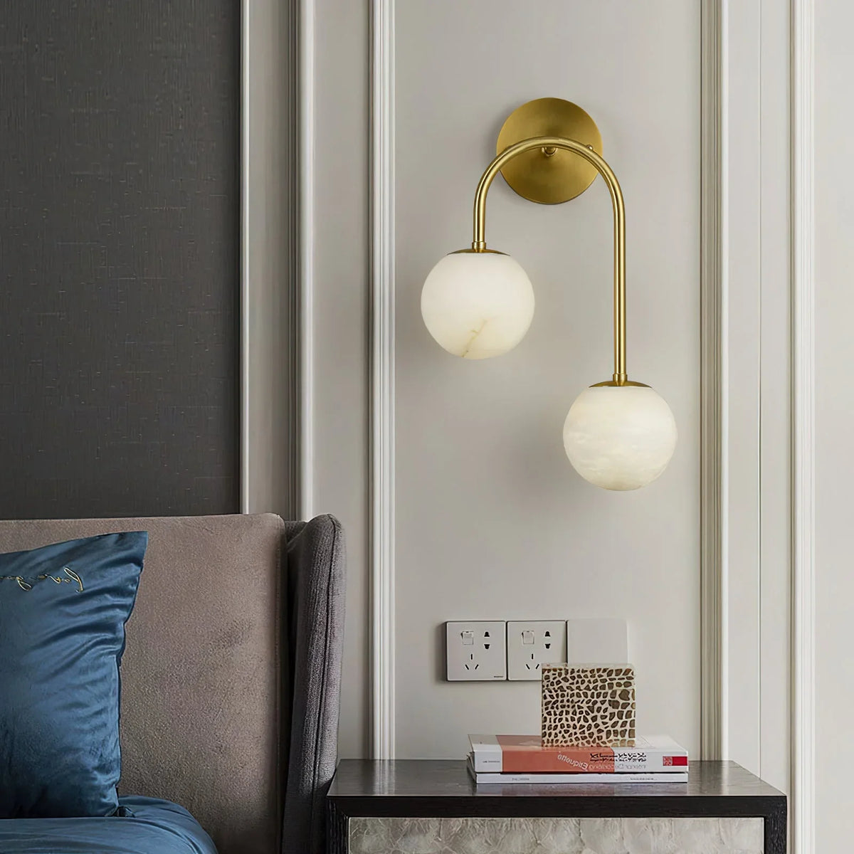 Pietro Alabaster Wall Lamp - view 3 | Metavaya