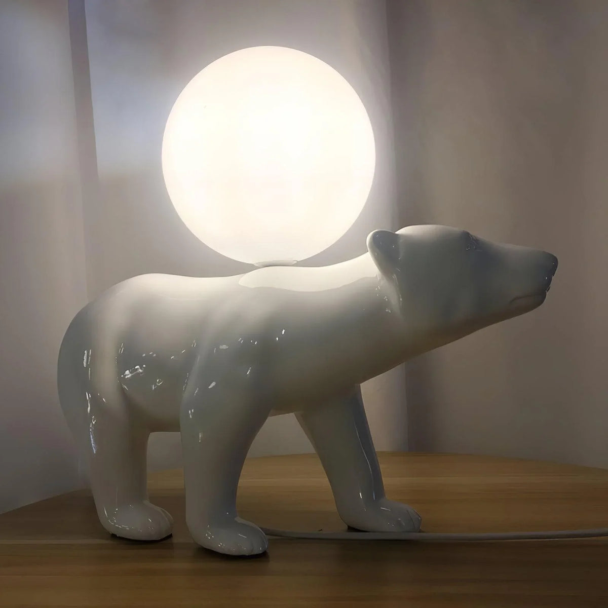 Metavaya Table Lamp Polar Bear Table Lamp