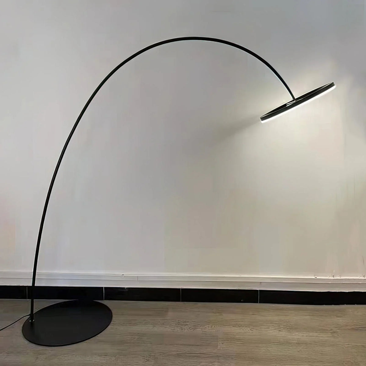 Metavaya Floor lamp SOL Mega Floor Lamp
