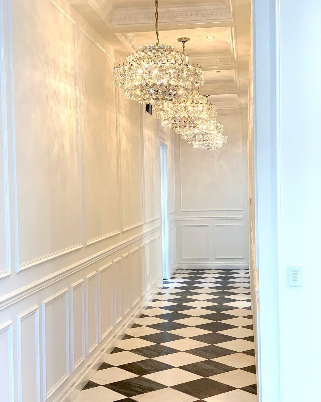 Metavaya Chandelier Sanger small chandelier