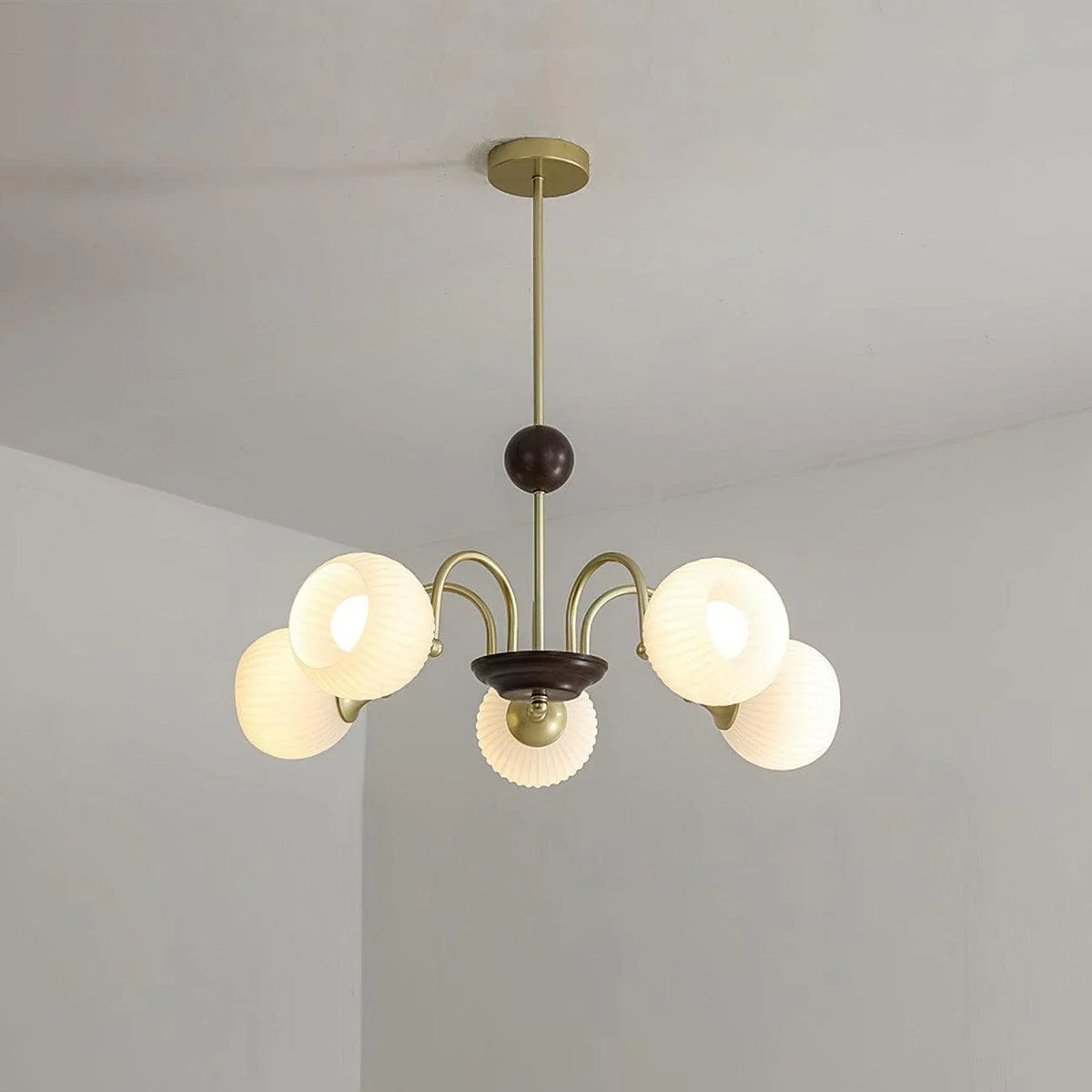 Metavaya Chandelier 5 heads Size: Dia 70cm x H 33cm / ∅ 27.6″ x H 13″ / Gold Sculptural Glass Ribbed Chandelier 6938617790073 M2023101105-3