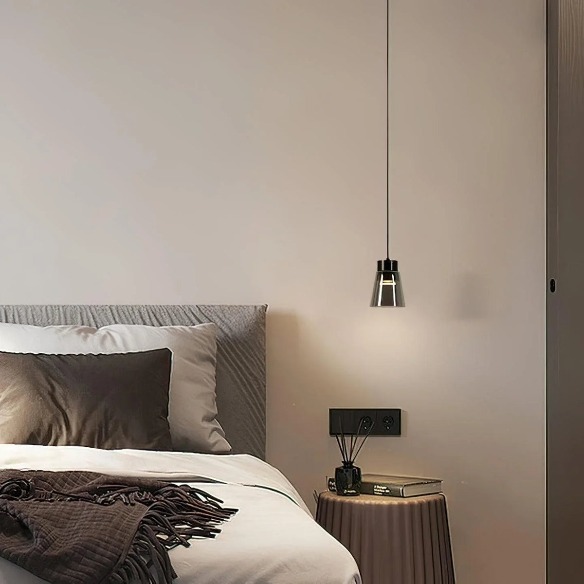Metavaya Pendant lamp Dia 12cm x H 16cm / ∅ 4.7″ x H 6.3″ / Black Smoke Cone Pendant Lamp 6938617781101 W2023081104-1
