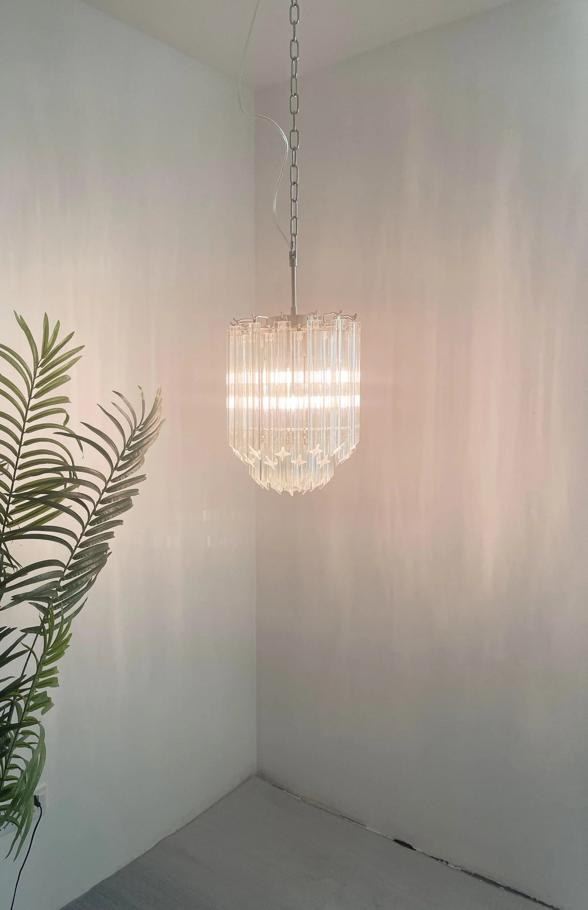 Transparant Prism Chandelier - view 13 | Metavaya