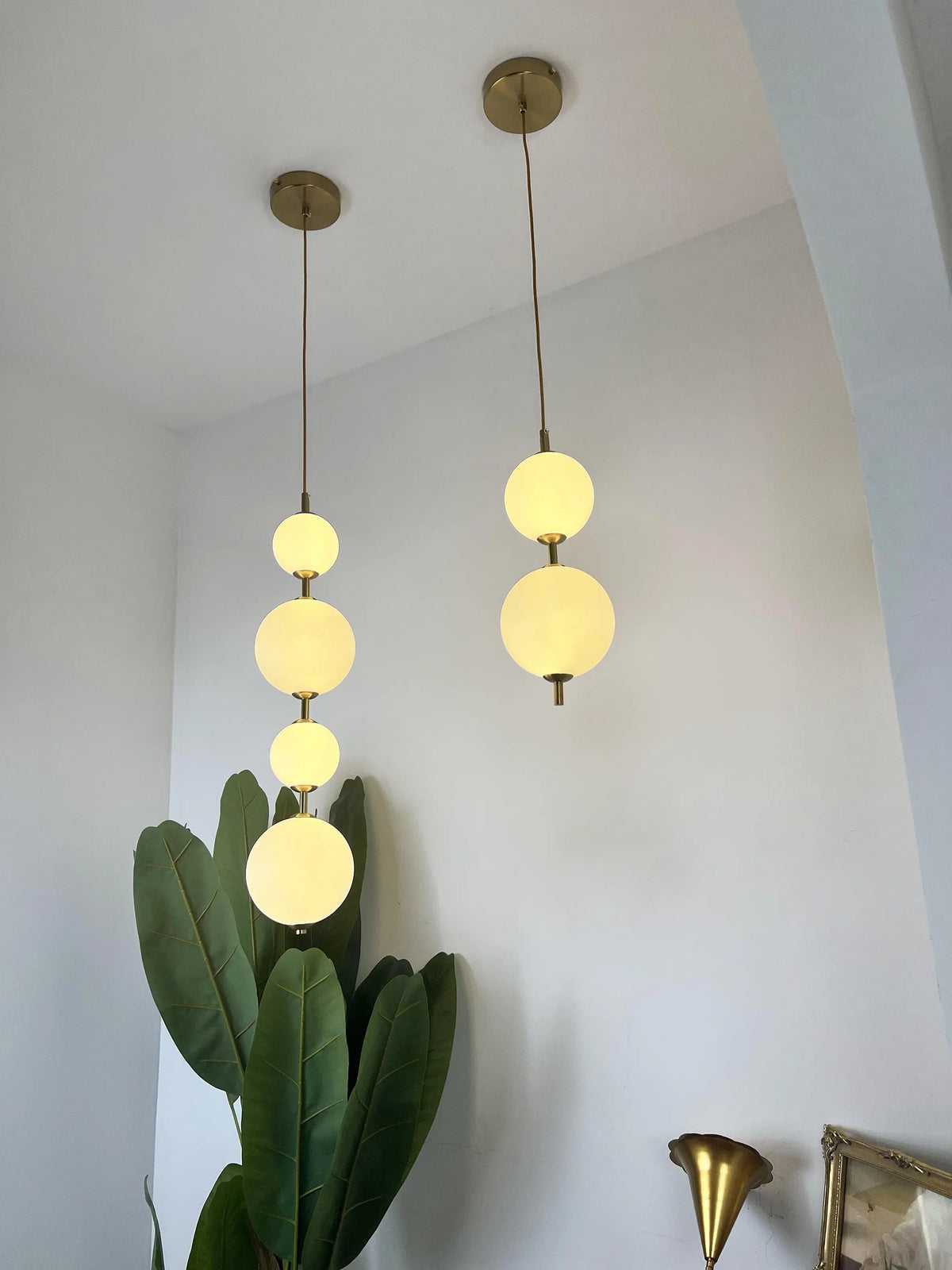 Vertical Globe Pendant Lamp - view 10 | Metavaya