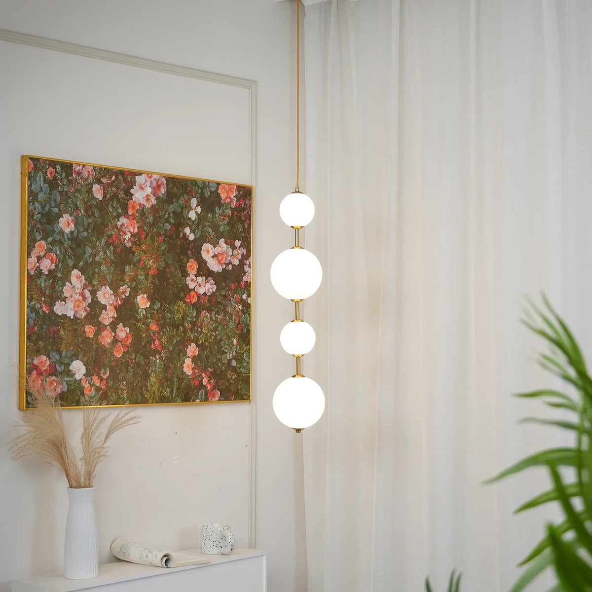 Vertical Globe Pendant Lamp | Metavaya