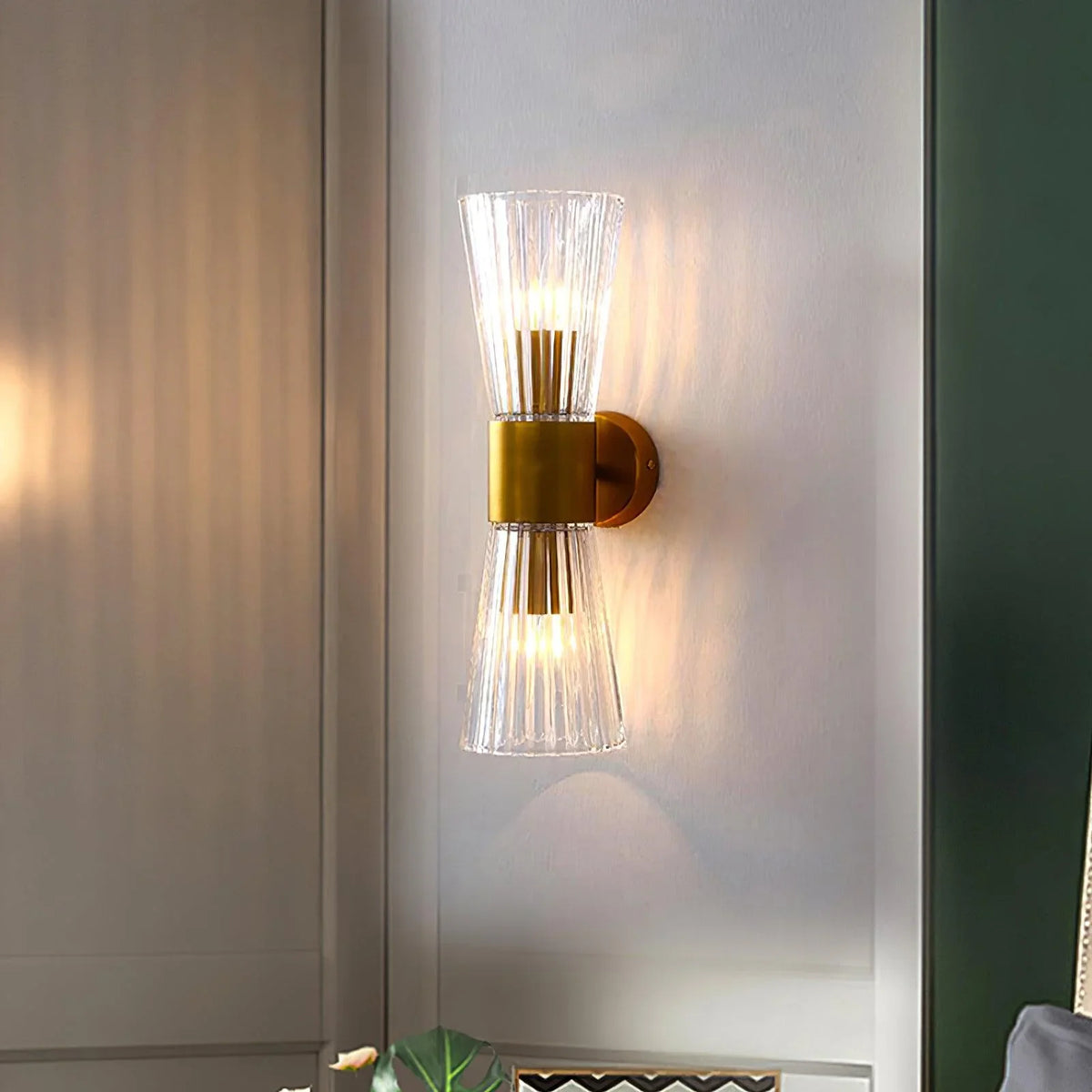 Metavaya Wall lamp Dia 12cm x H 40.5cm / ∅ 4.7″ x H 15.9″ / Gold Vesta Wall Lamp 6938617815226 M2023111603-1