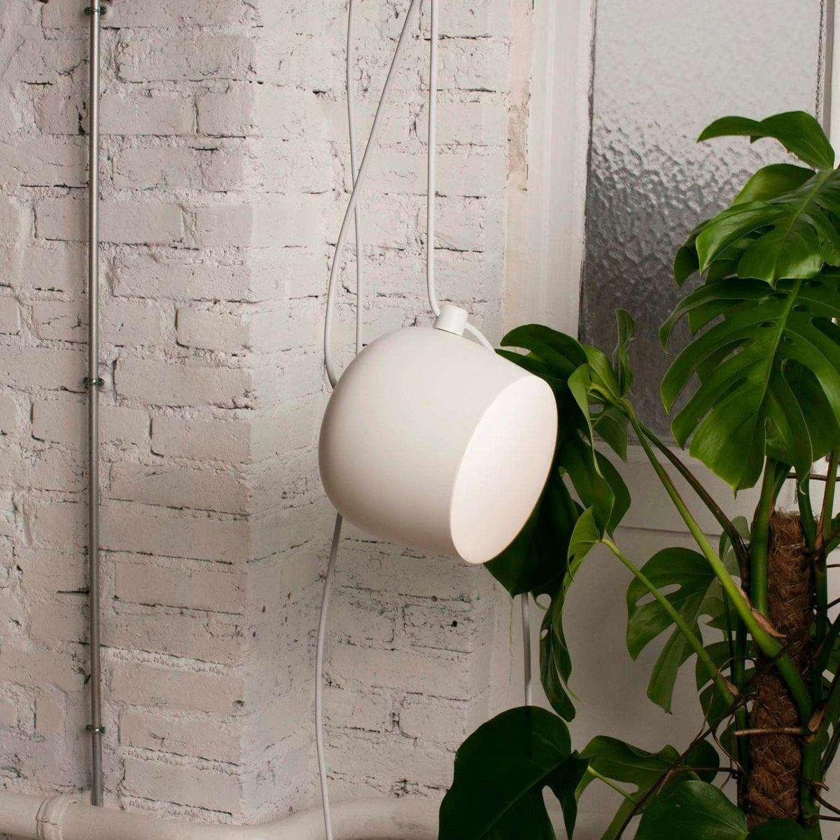 Metavaya Pendant lamp Aim Pendant Lamp AIM 3500K Single Hardwired Pendant in Black and White