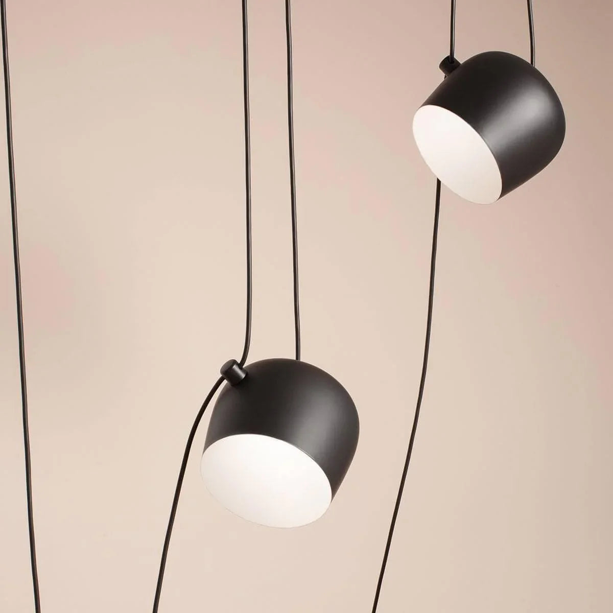 Metavaya Pendant lamp Aim Pendant Lamp AIM 3500K Single Hardwired Pendant in Black and White