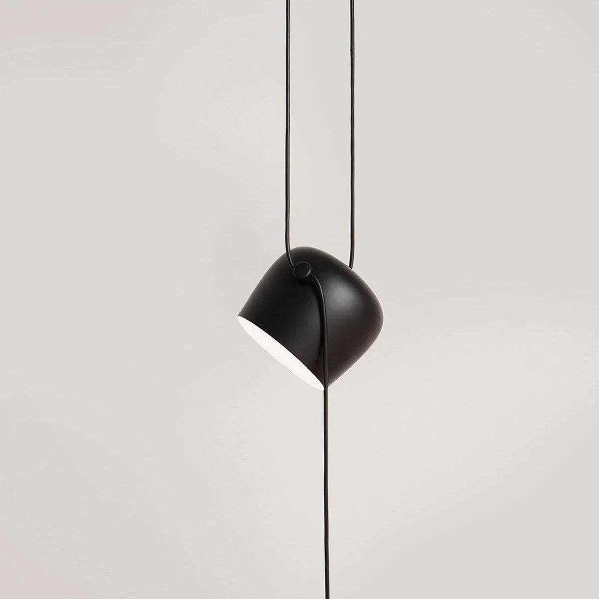 Metavaya Pendant lamp Aim Pendant Lamp AIM 3500K Single Hardwired Pendant in Black and White