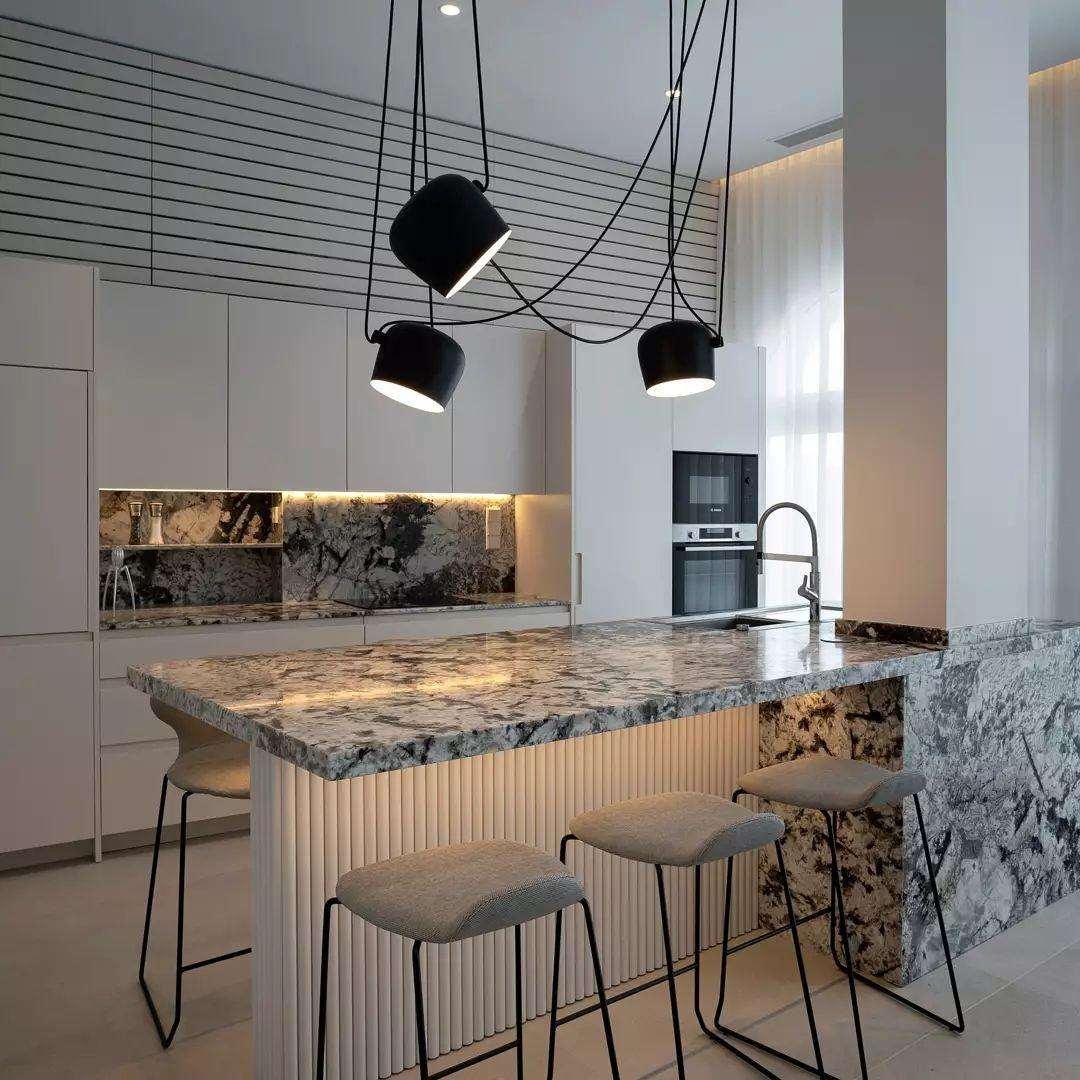 Metavaya Pendant lamp Aim Pendant Lamp AIM 3500K Single Hardwired Pendant in Black and White