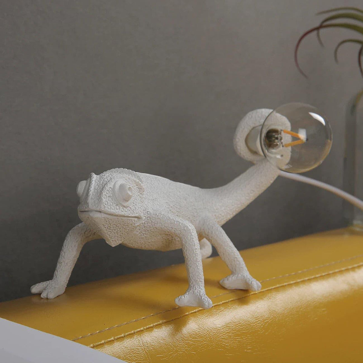 Metavaya Table lamp Chameleon Table Lamp