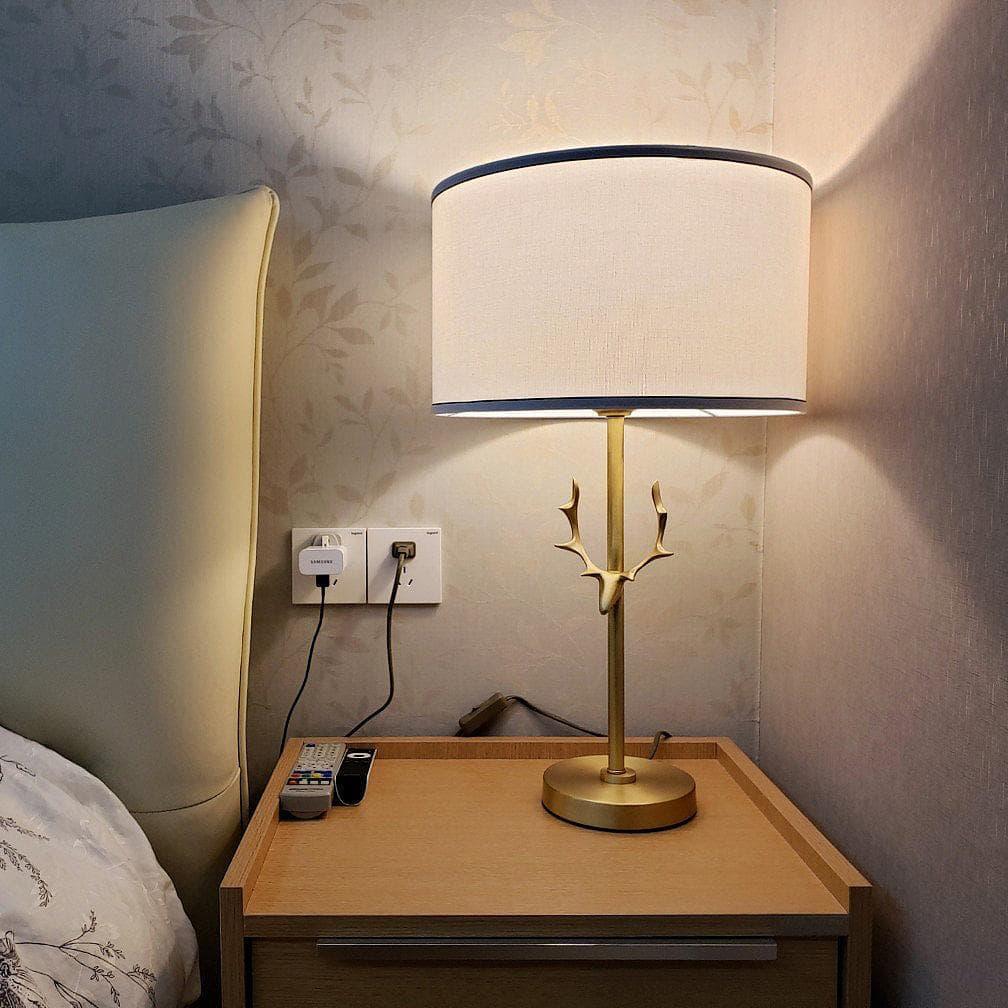 Metavaya Table lamp Golden antler Table lamp