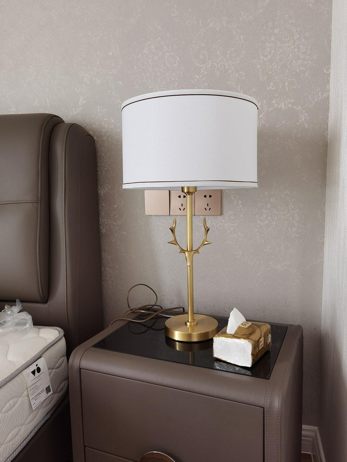 Metavaya Table lamp Golden antler Table lamp