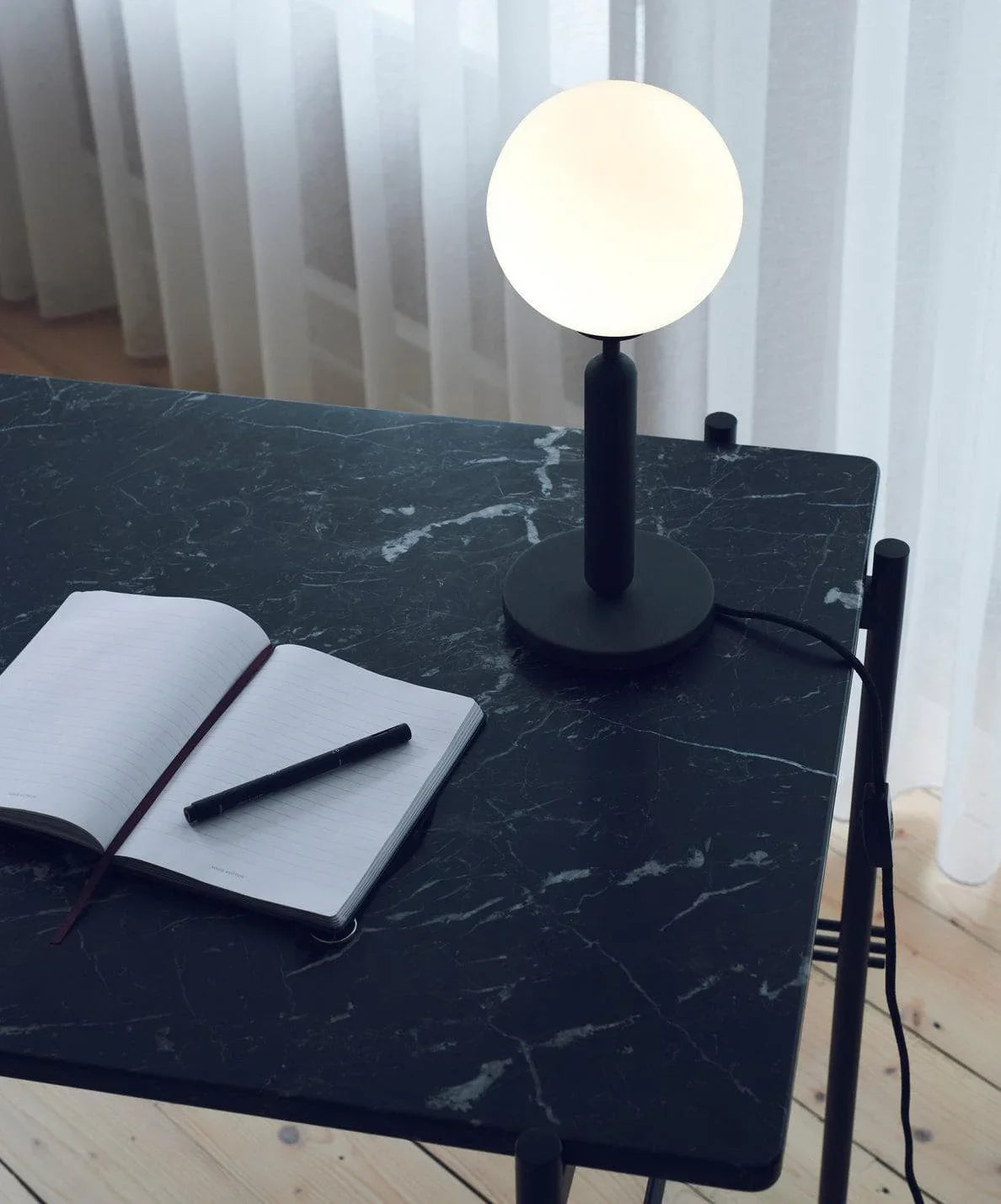 Metavaya Table lamp Miira Table Lamp Miira Table Lamp | Nuura Miira Desk Lamp