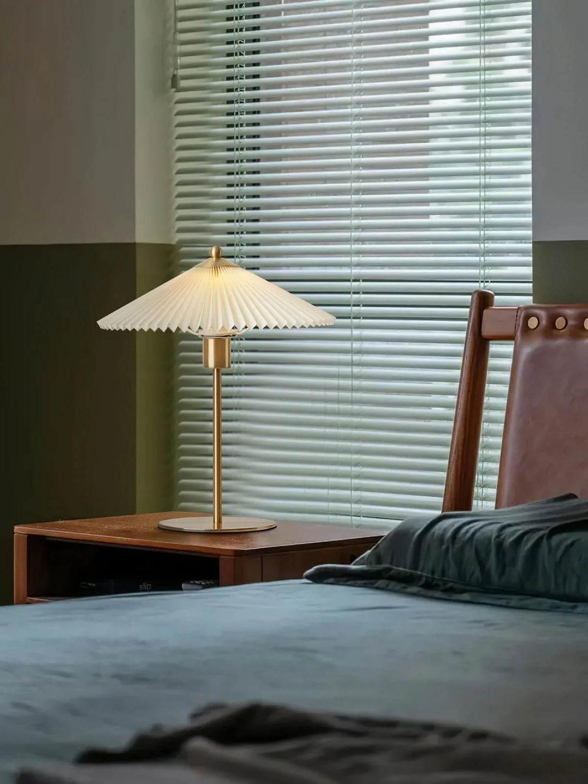 Metavaya Table lamp Perla Pleated Table Lamp