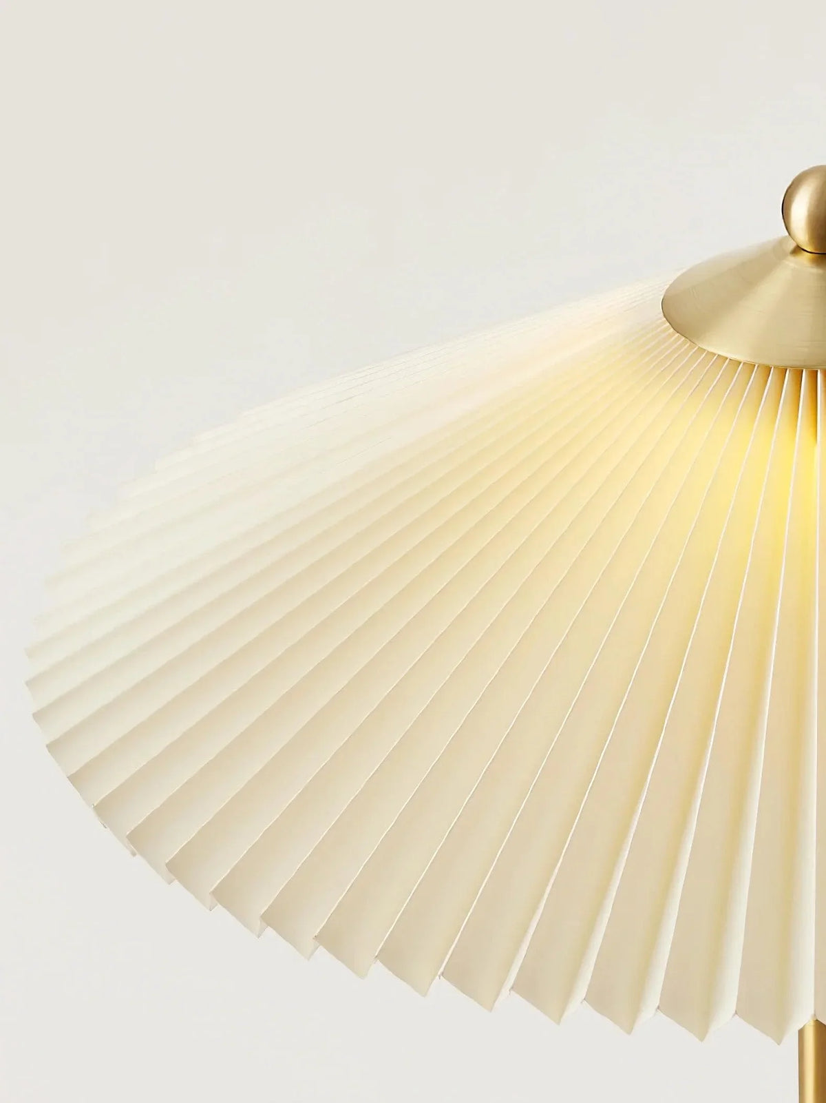 Metavaya Table lamp Perla Pleated Table Lamp