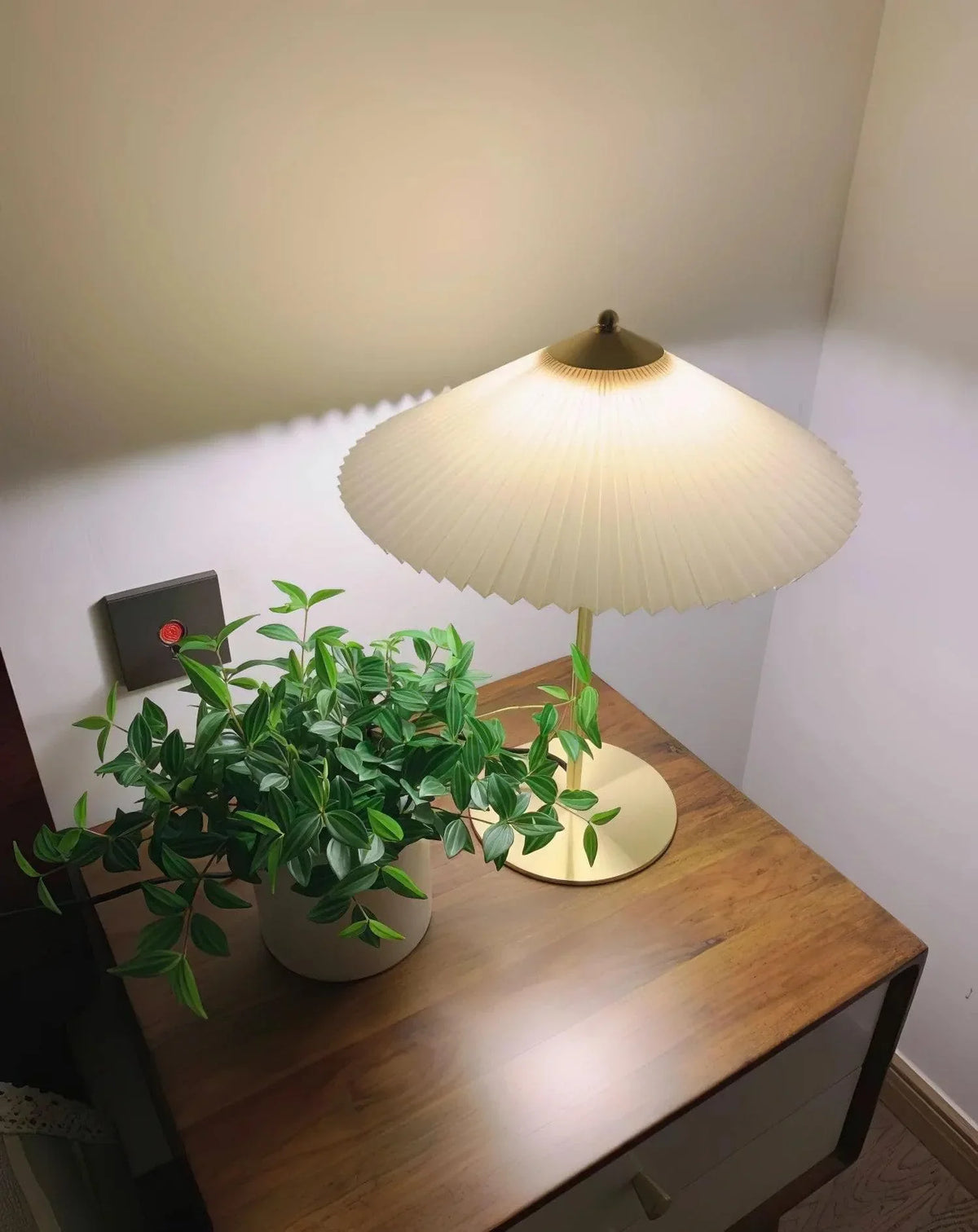 Metavaya Table lamp Perla Pleated Table Lamp