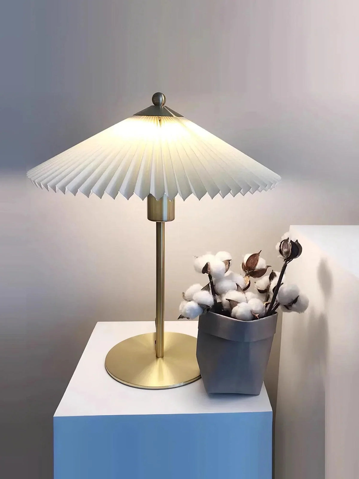 Metavaya Table lamp Perla Pleated Table Lamp