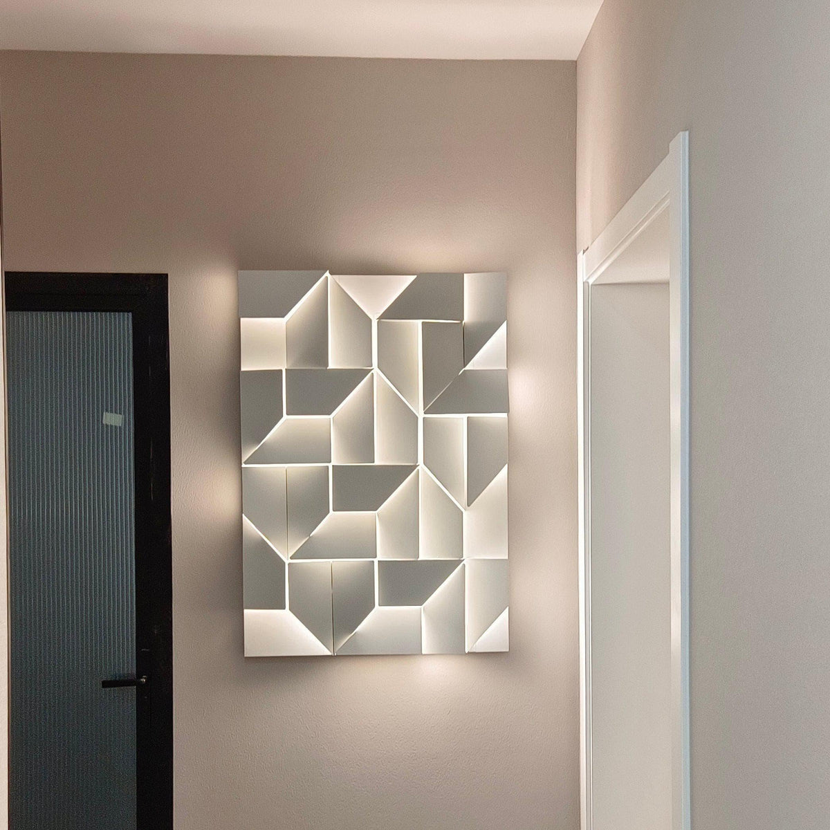 Metavaya Wall lamp Shadows Grand Sconce