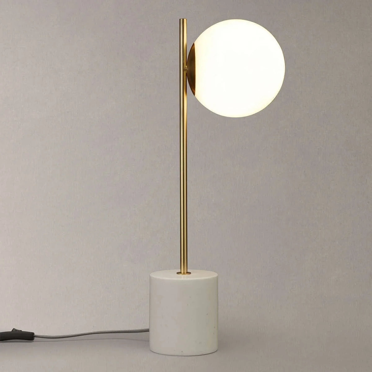 Metavaya Table lamp Sphere stem Table lamp