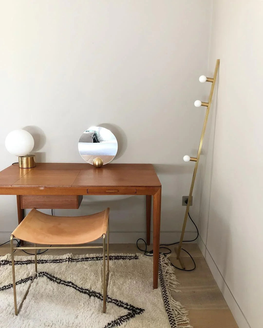 Metavaya Table lamp Tip of The Tongue Table Lamp Buy Tip of the Tongue Table Lamp Online