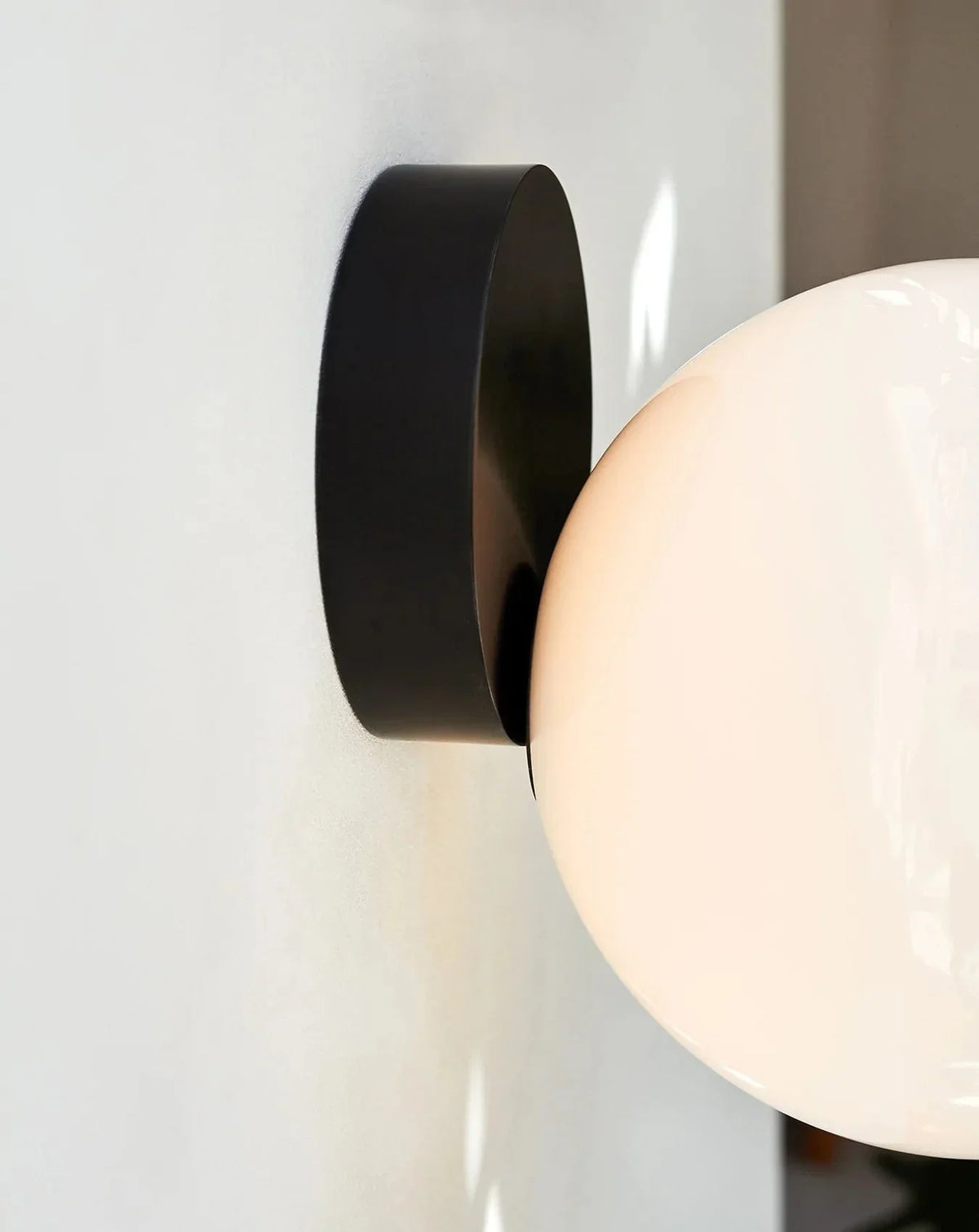 Metavaya Wall lamp Tip of The Tongue Wall Lamp