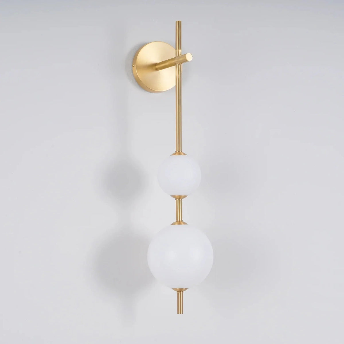 Metavaya Wall lamp Vertical Globe Sconce