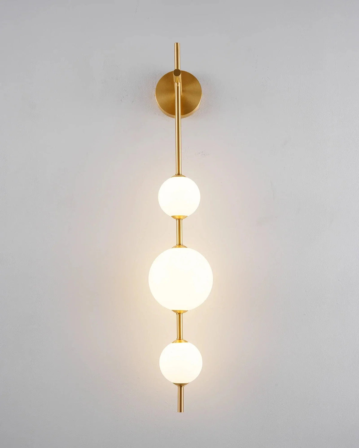 Metavaya Wall lamp Vertical Globe Sconce