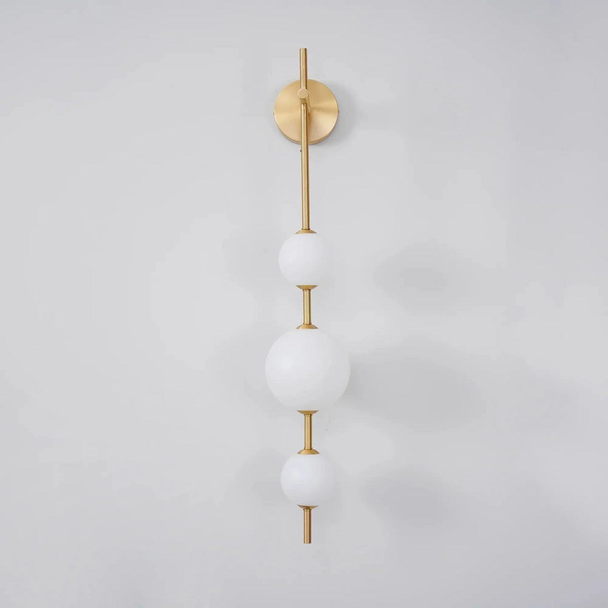 Metavaya Wall lamp Vertical Globe Sconce