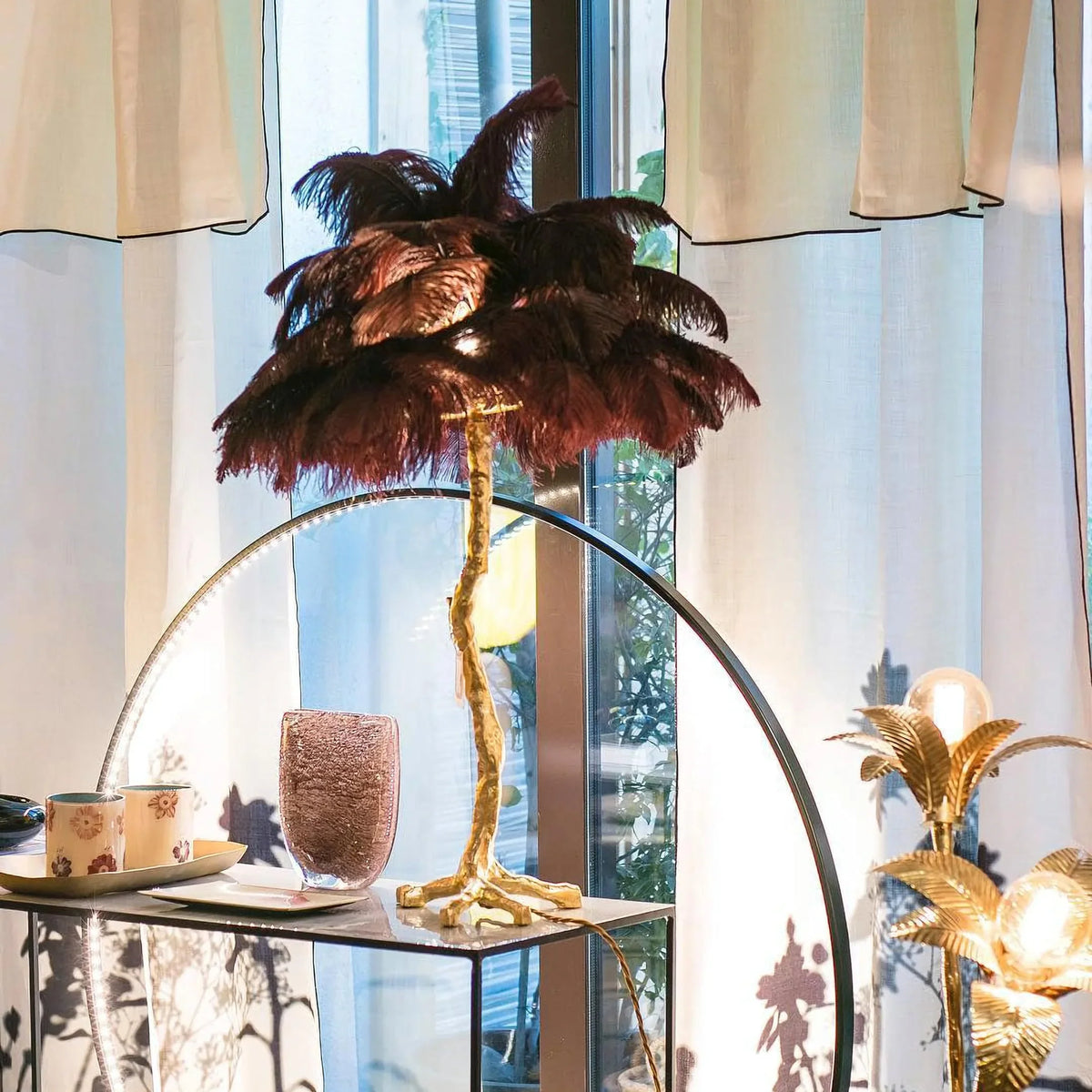 Metavaya Table lamp Dia 65cm x H 70cm / Polished brass / Mocha Ostrich Feather Table Lamp 323232414569 M2021121405-10 Shop Ostrich Feather Table Lamp Online