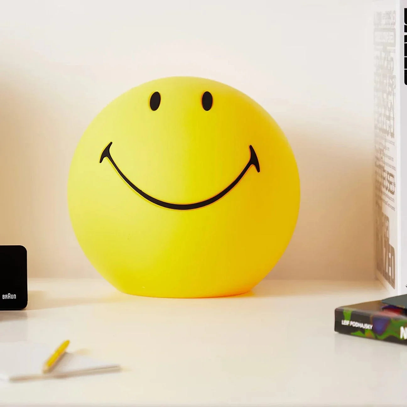 Smiley Table Lamp – Metavaya